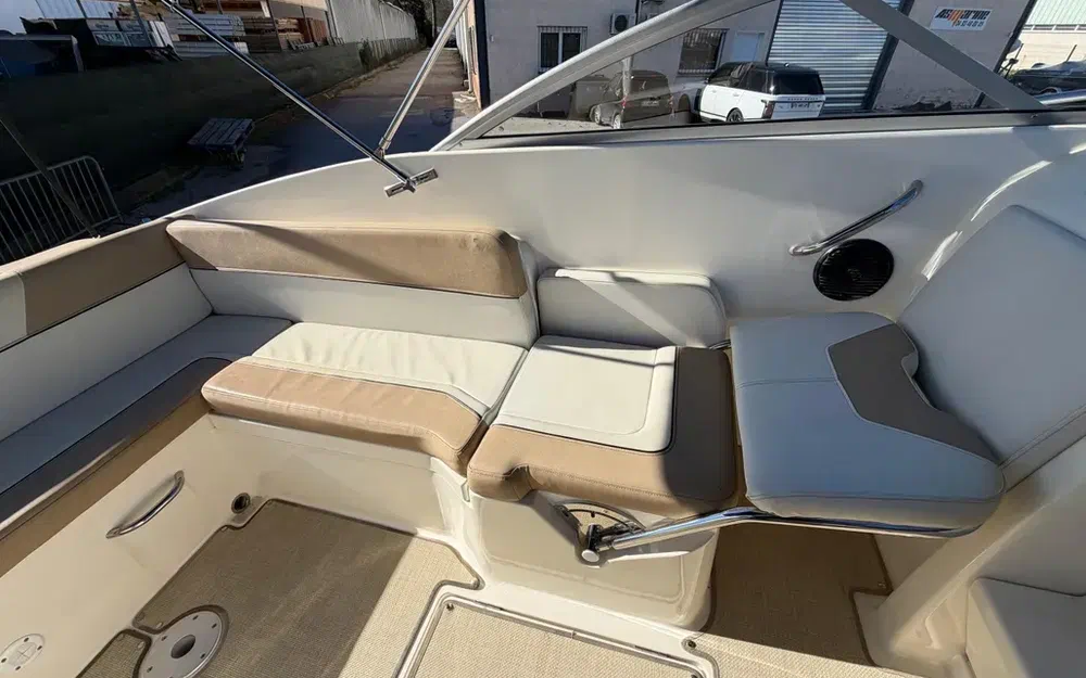 slider 8 Bayliner 742 Cuddy