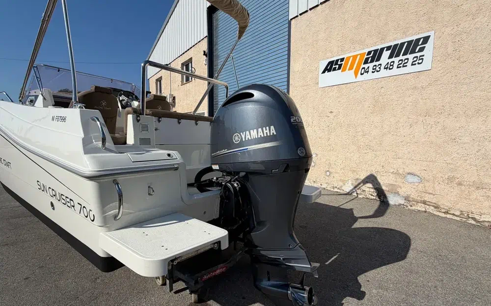slider 9 Pacific Craft 700 SC