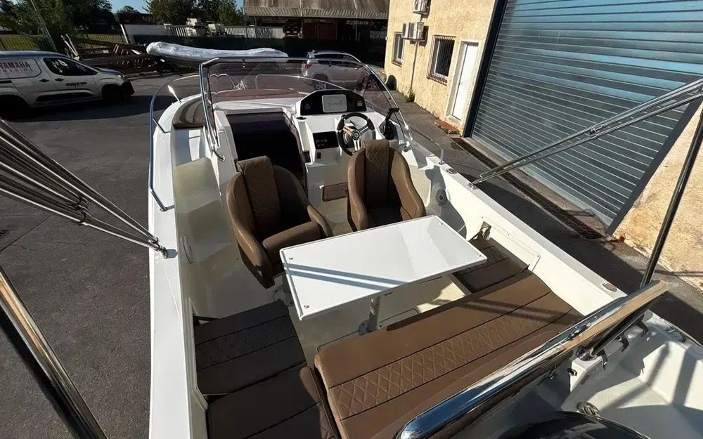 slider 15 Pacific Craft 700 SC