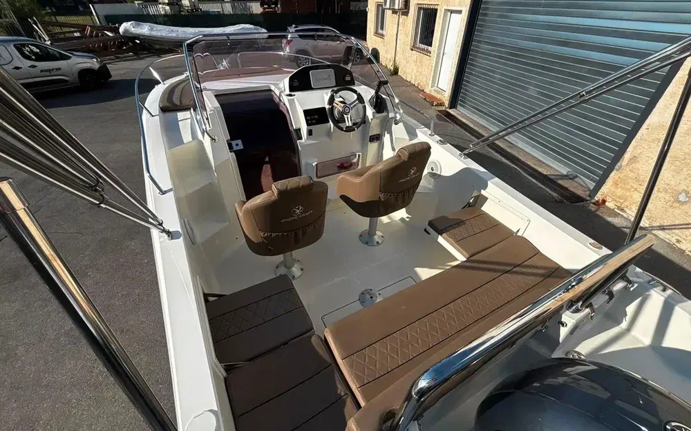 slider 13 Pacific Craft 700 SC