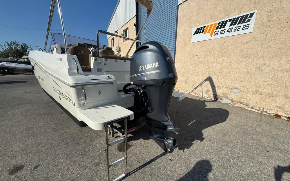 slider 10 Pacific Craft 700 SC