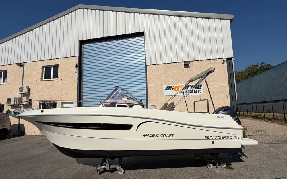 slider 3 Pacific Craft 700 SC