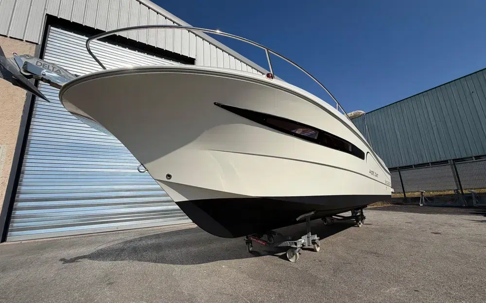 slider 4 Pacific Craft 700 SC