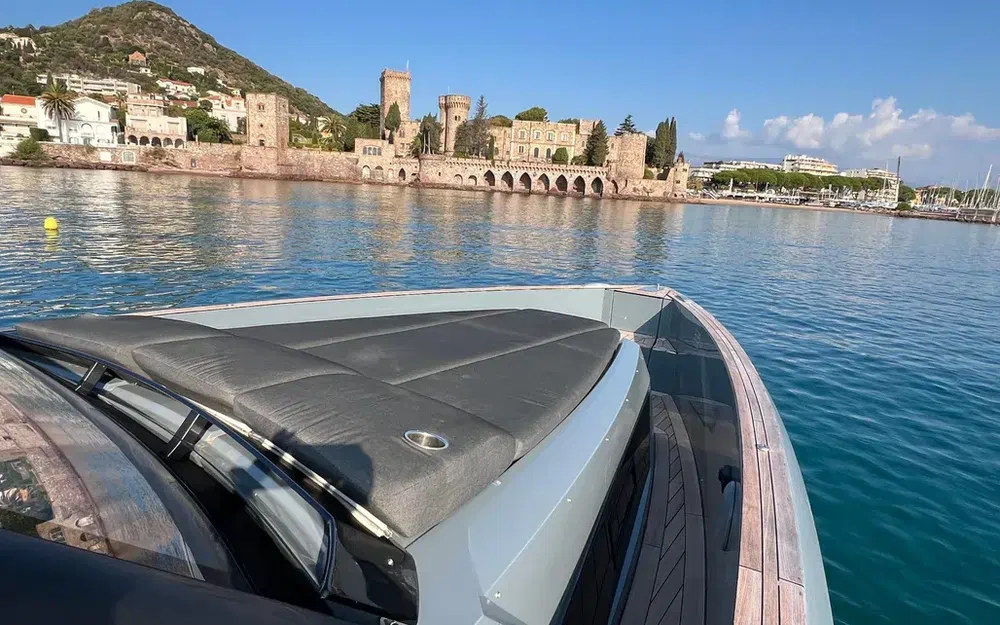slider 1 Fjord 40 Open