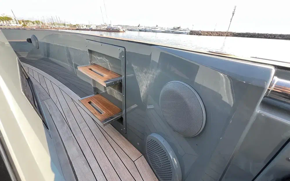slider 5 Fjord 40 Open