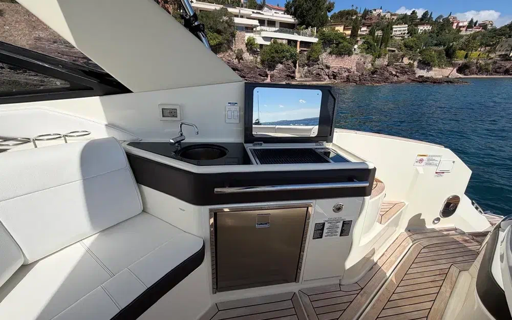 slider 9 Sea Ray 320 Sundancer