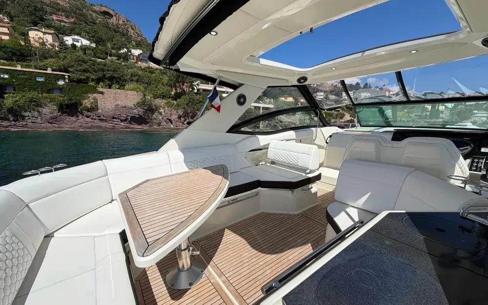 slider 8 Sea Ray 320 Sundancer