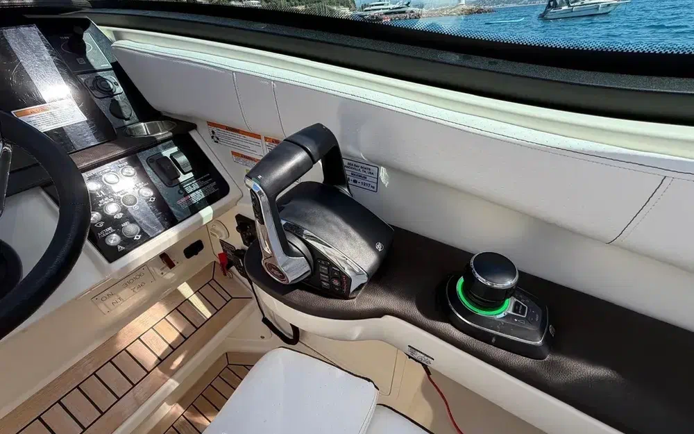slider 13 Sea Ray 320 Sundancer