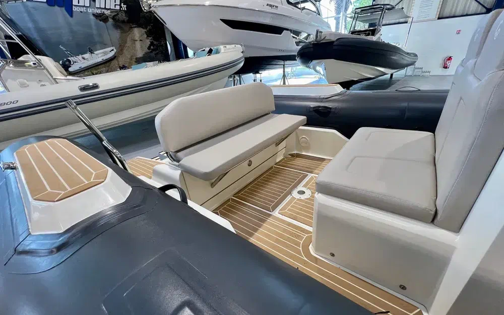 slider 9 Capelli Tempest 750 Luxe