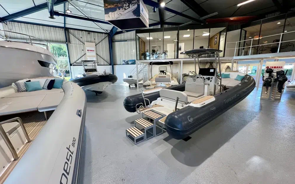 slider 3 Capelli Tempest 750 Luxe