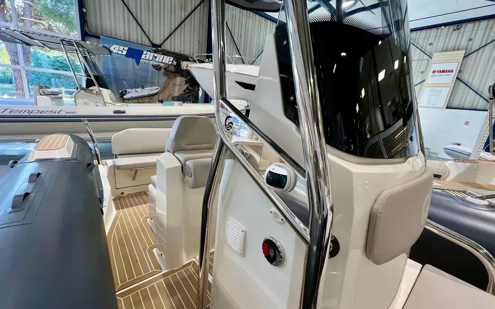 slider 12 Capelli Tempest 750 Luxe