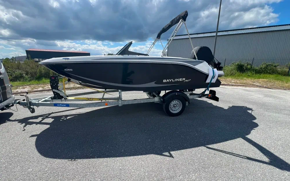 slider 4 Bayliner M17