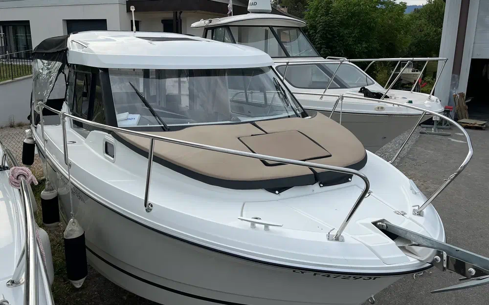 slider 0 Jeanneau Merry Fisher 795