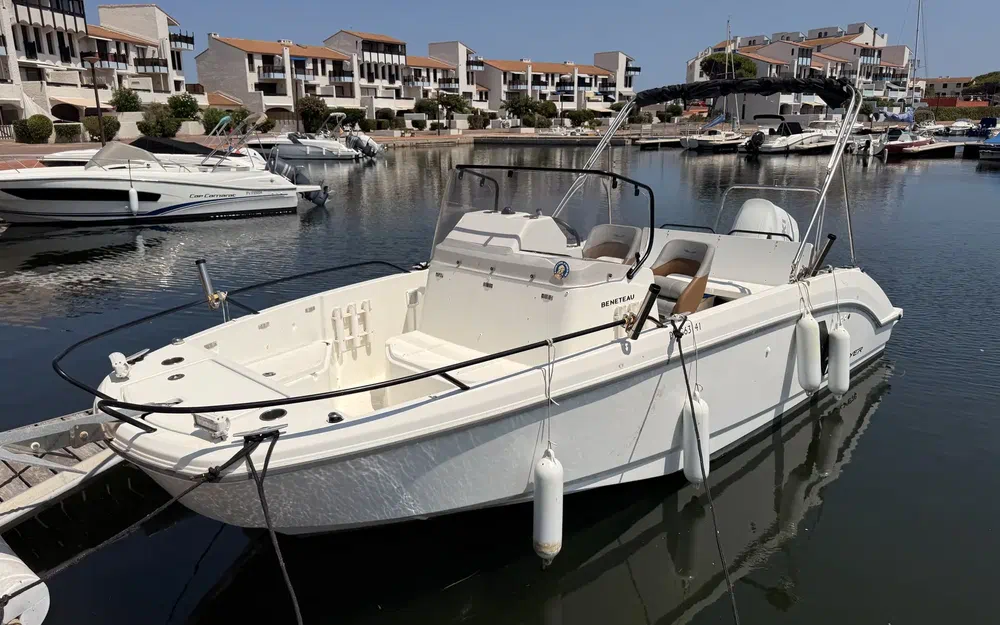 slider 0 Beneteau Flyer 7 SPACEdeck