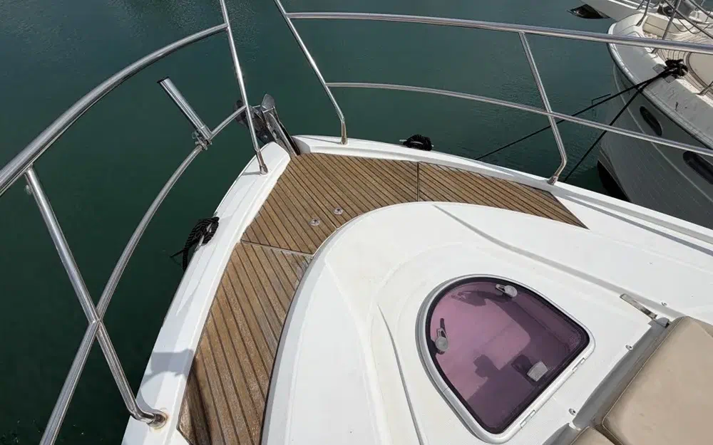 slider 9 Beneteau Monte Carlo 47 Fly