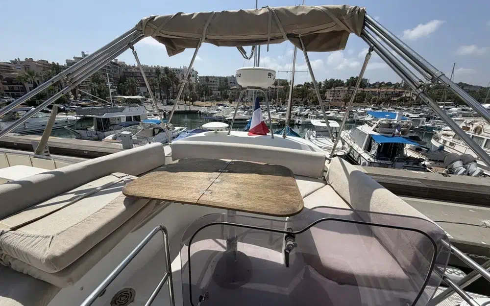 slider 12 Beneteau Monte Carlo 47 Fly