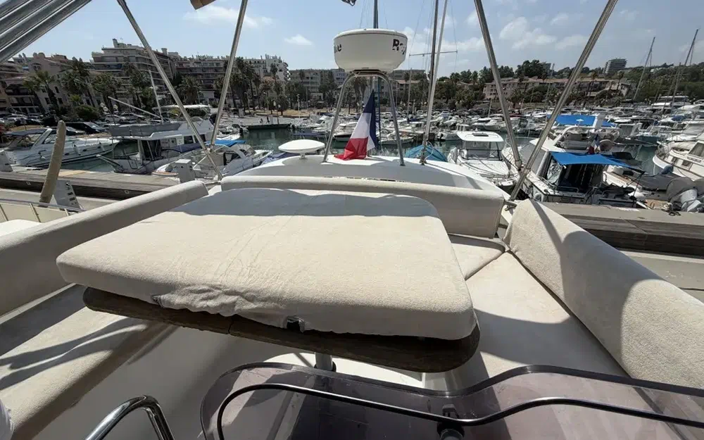 slider 13 Beneteau Monte Carlo 47 Fly