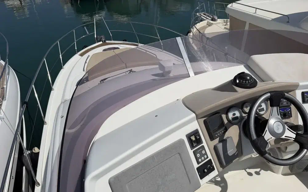 slider 15 Beneteau Monte Carlo 47 Fly