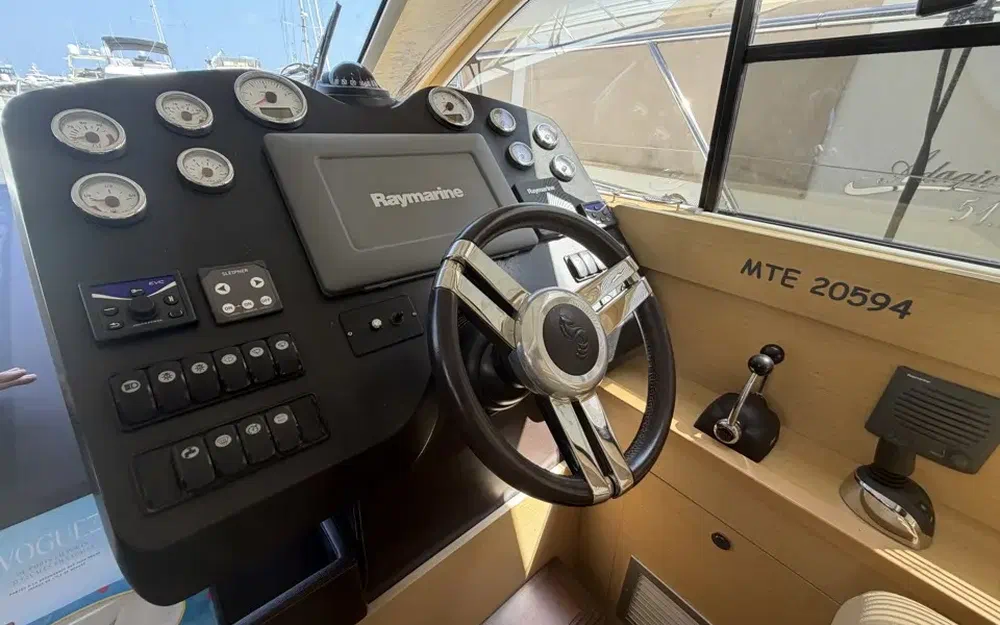 slider 18 Beneteau Monte Carlo 47 Fly