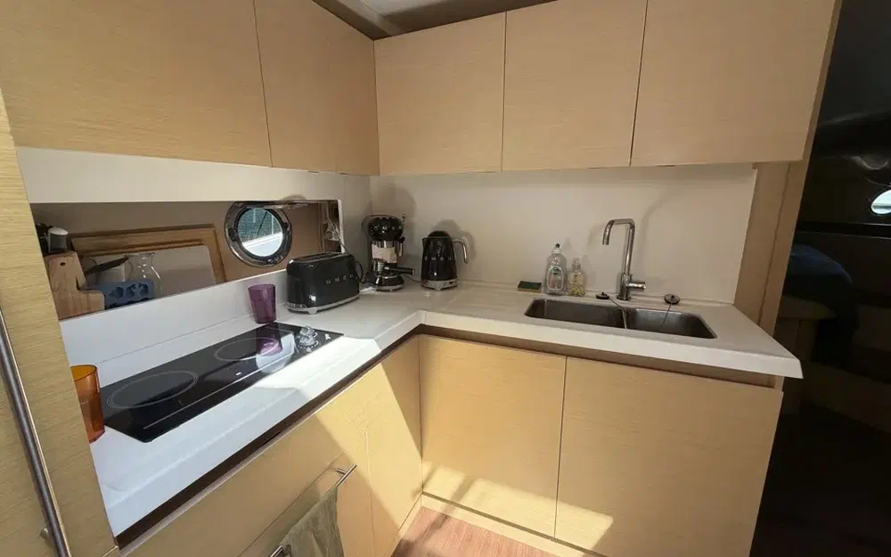 slider 23 Beneteau Monte Carlo 47 Fly