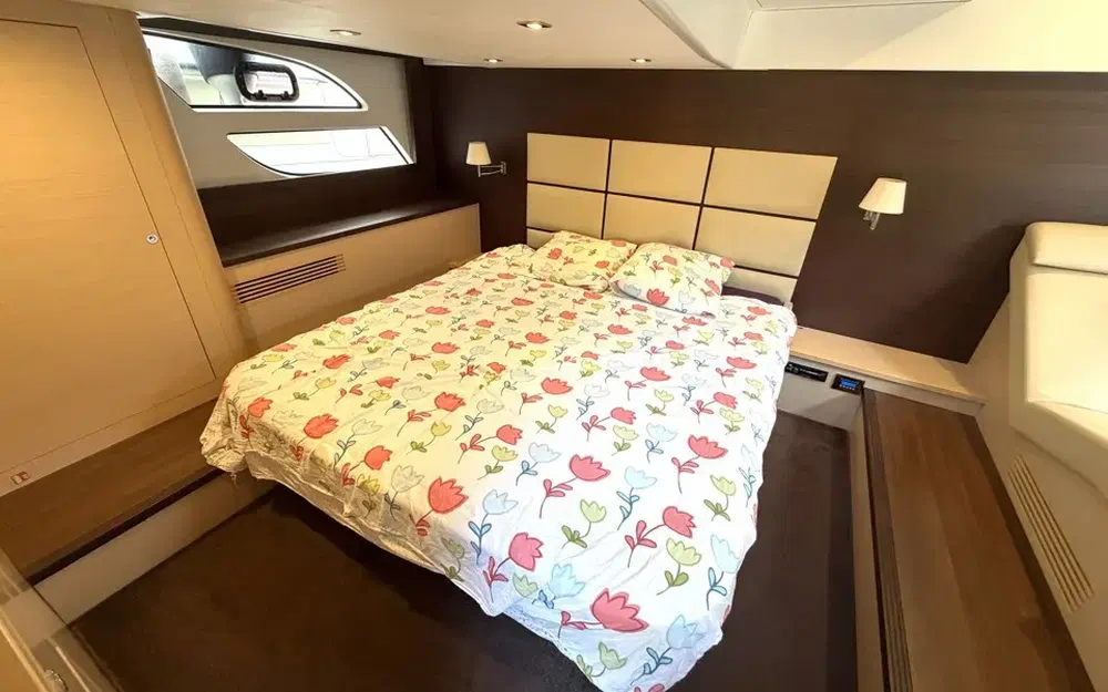 slider 25 Beneteau Monte Carlo 47 Fly