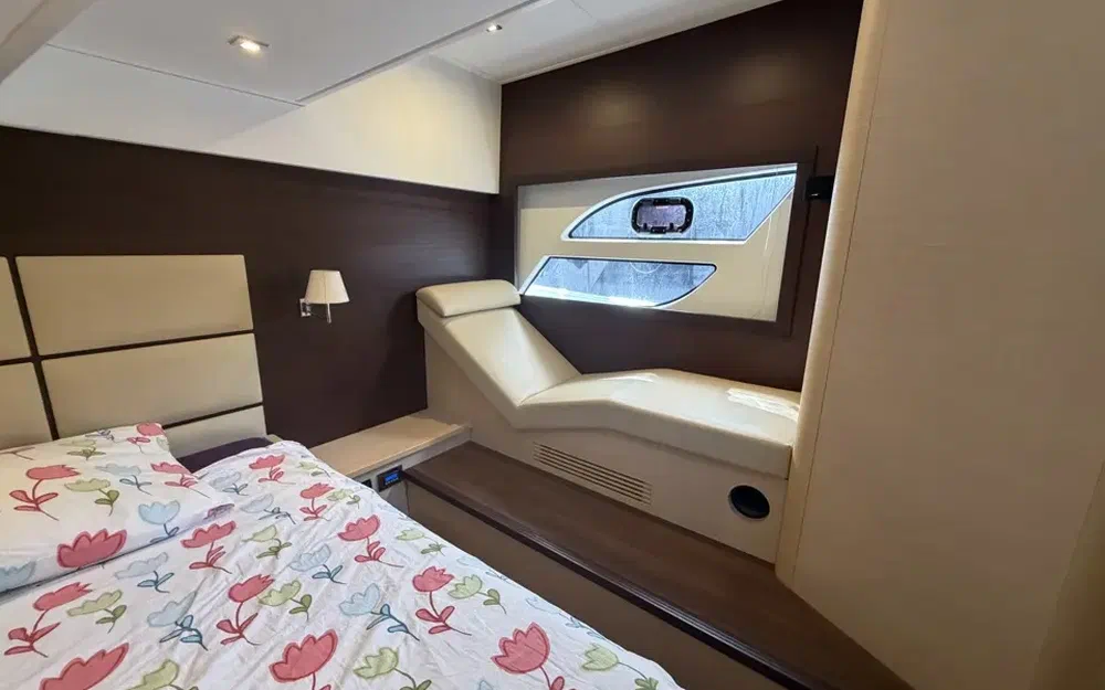 slider 26 Beneteau Monte Carlo 47 Fly