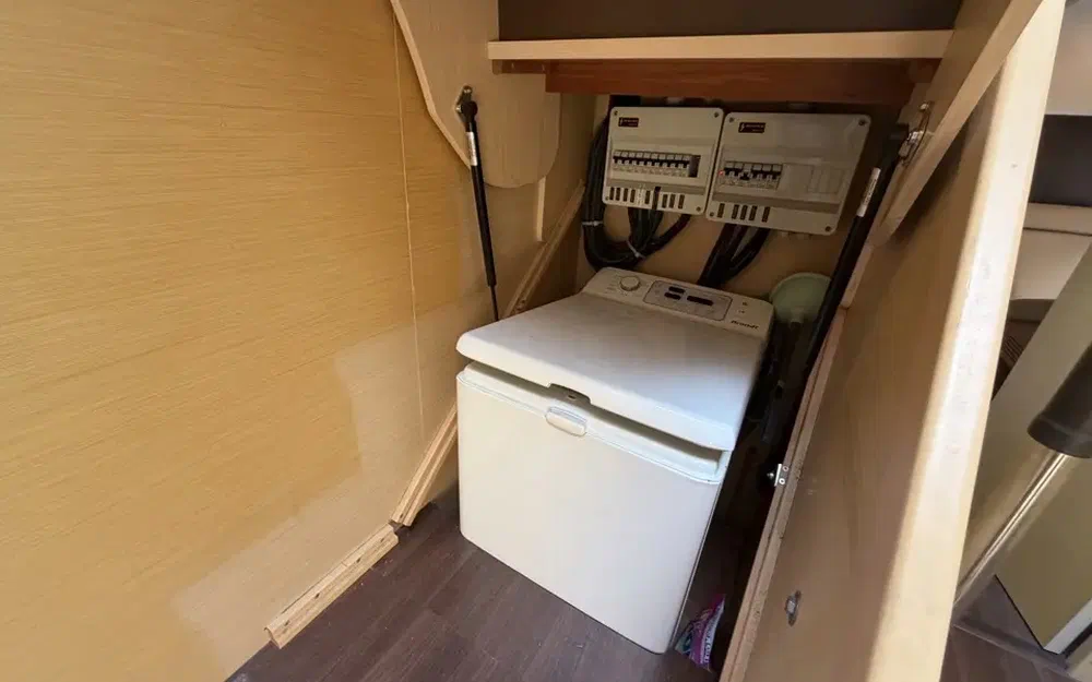 slider 28 Beneteau Monte Carlo 47 Fly
