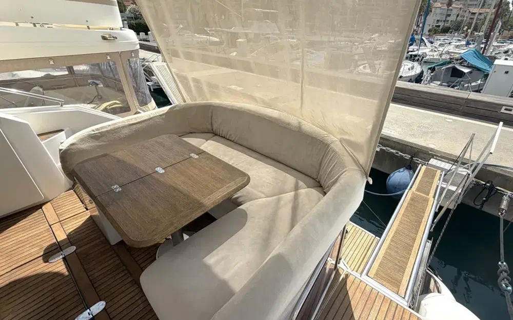slider 5 Beneteau Monte Carlo 47 Fly