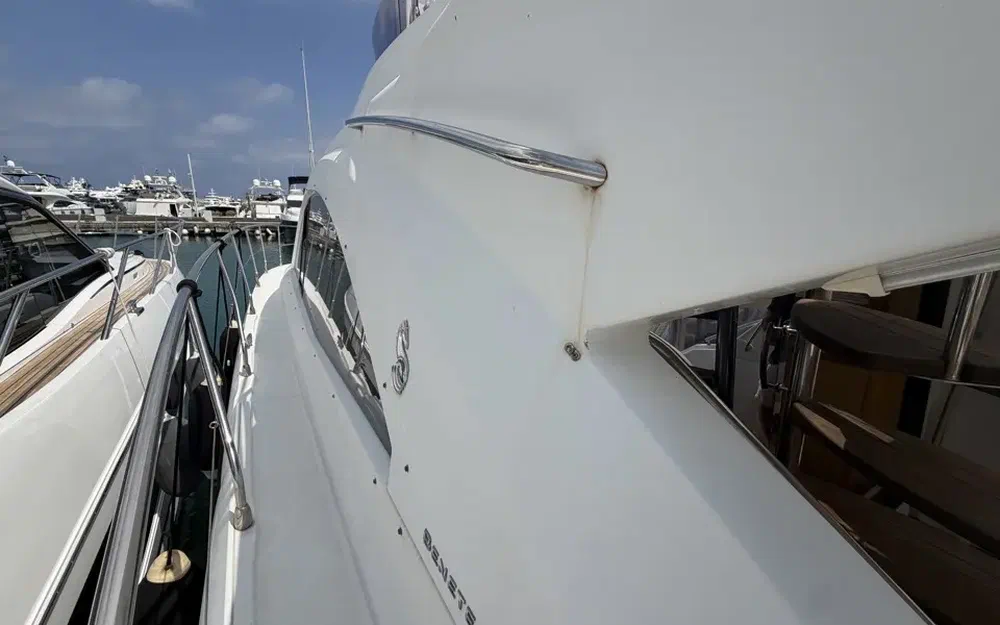 slider 7 Beneteau Monte Carlo 47 Fly
