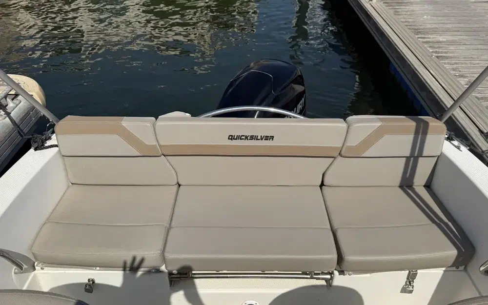 slider 9 Quicksilver Activ 505 Cabin