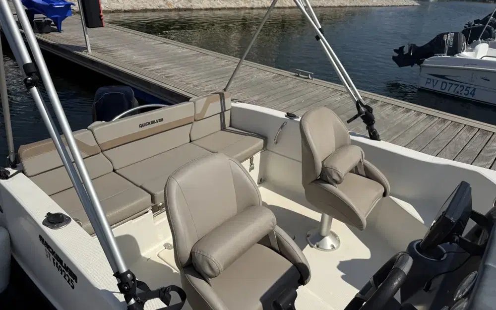 slider 6 Quicksilver Activ 505 Cabin