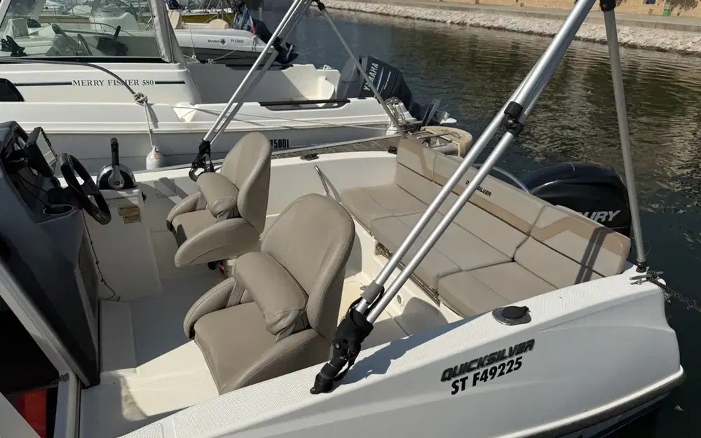 slider 7 Quicksilver Activ 505 Cabin