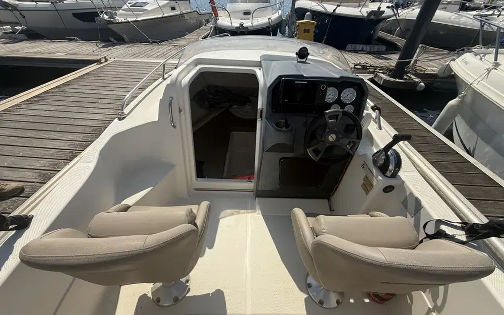 slider 8 Quicksilver Activ 505 Cabin