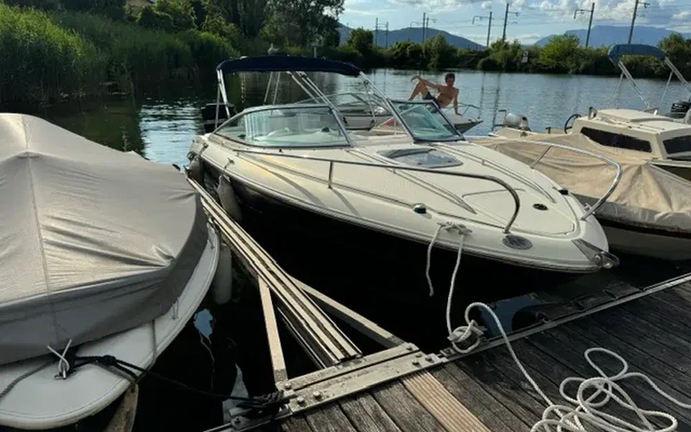 slider 1 Sea Ray 220 Sunsport