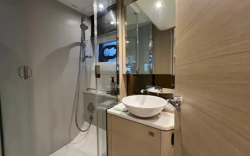 slider 38 Princess V50