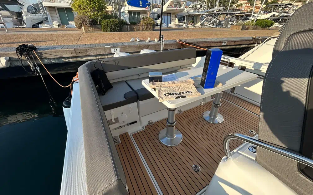 slider 7 Jeanneau Cap Camarat 9.0 CC