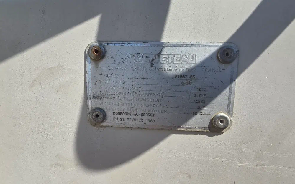 slider 44 Beneteau First 25