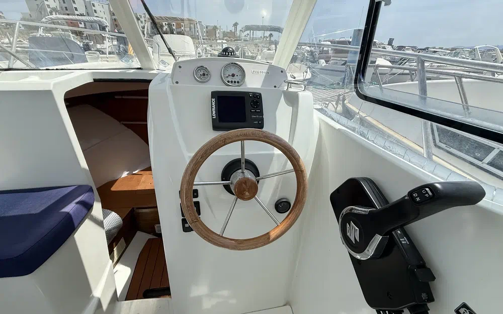 slider 4 Beneteau Antares 580