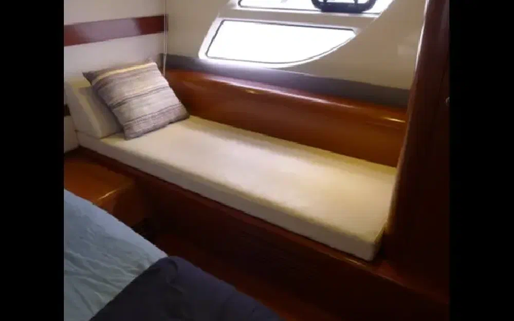 slider 13 Beneteau Monte Carlo 42