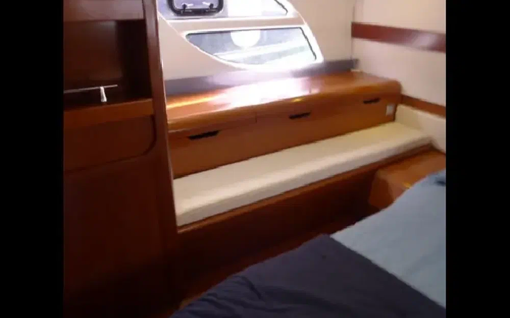 slider 14 Beneteau Monte Carlo 42