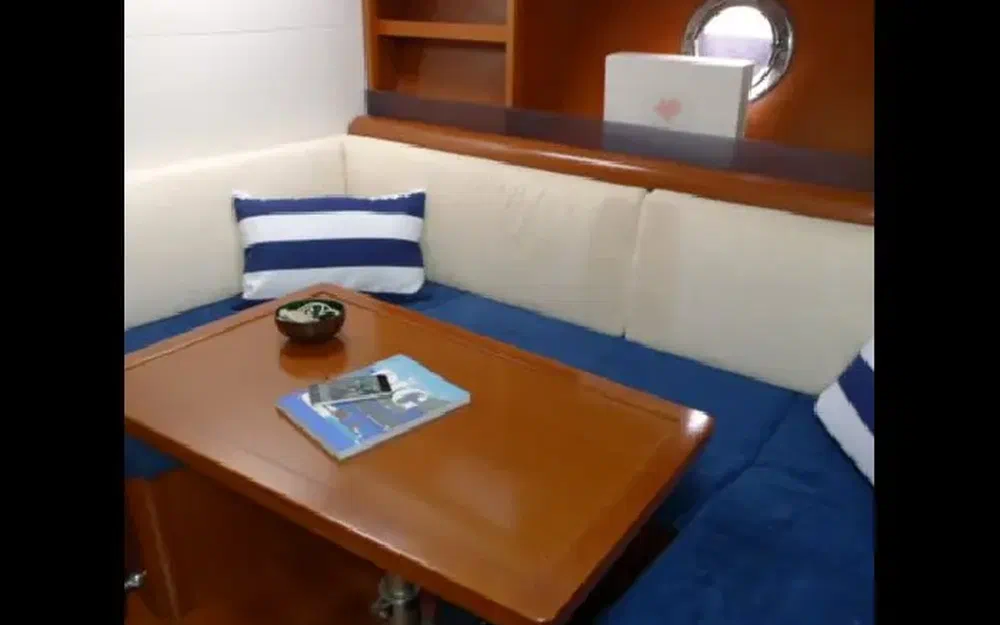 slider 15 Beneteau Monte Carlo 42