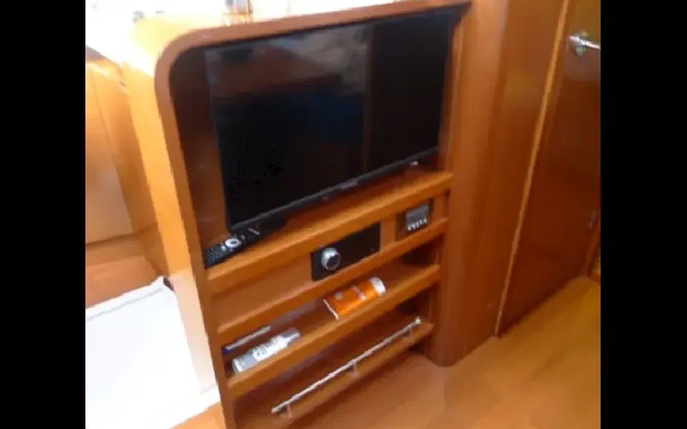 slider 16 Beneteau Monte Carlo 42