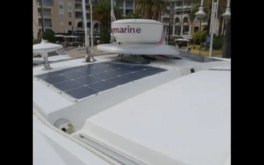 slider 8 Beneteau Monte Carlo 42