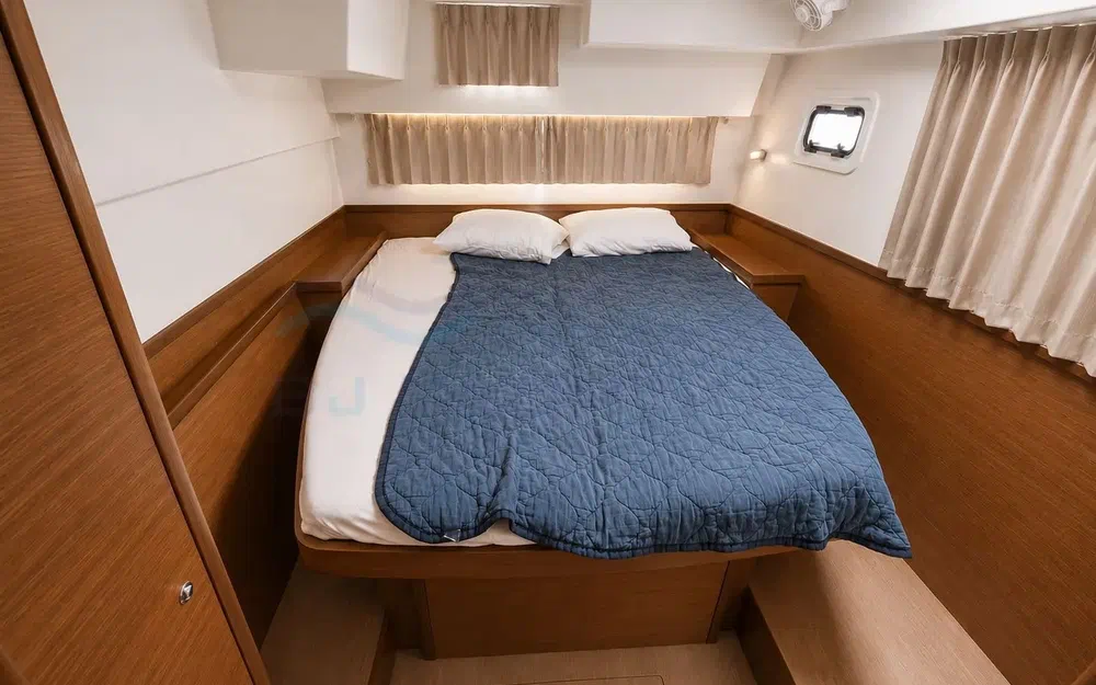 slider 21 Lagoon 42