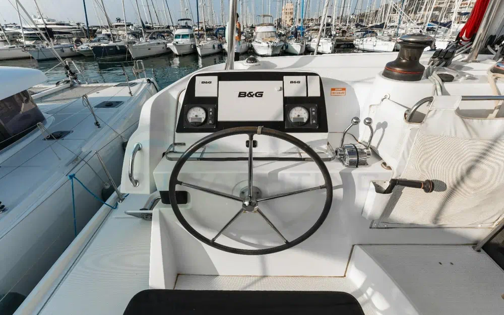 slider 6 Lagoon 42