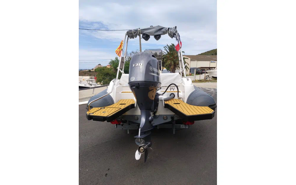 slider 31 Sharkboat Loup 59 SL