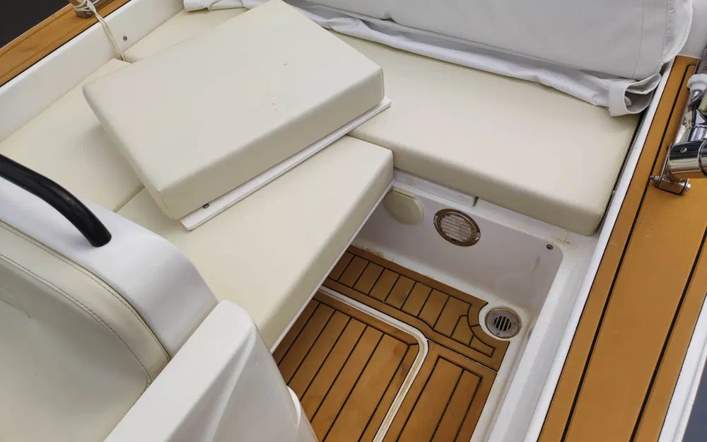 slider 3 Sharkboat Loup 59 SL