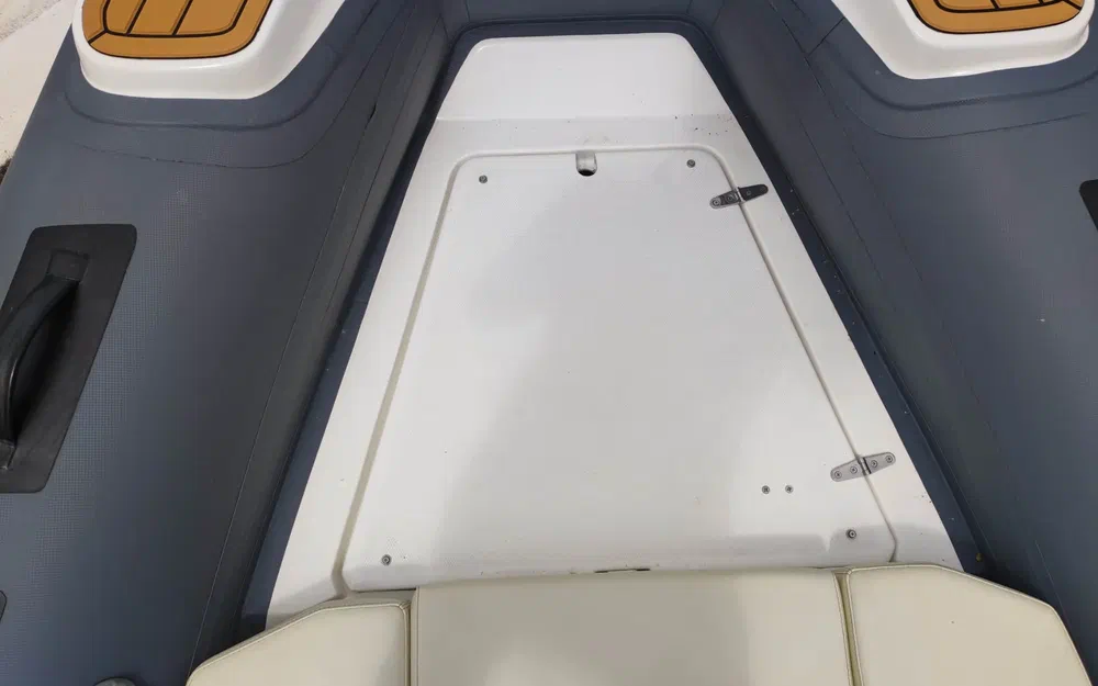 slider 8 Sharkboat Loup 59 SL