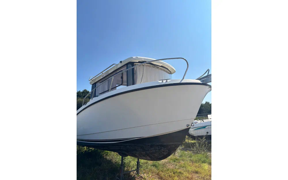 slider 2 Quicksilver 675 PILOTHOUSE