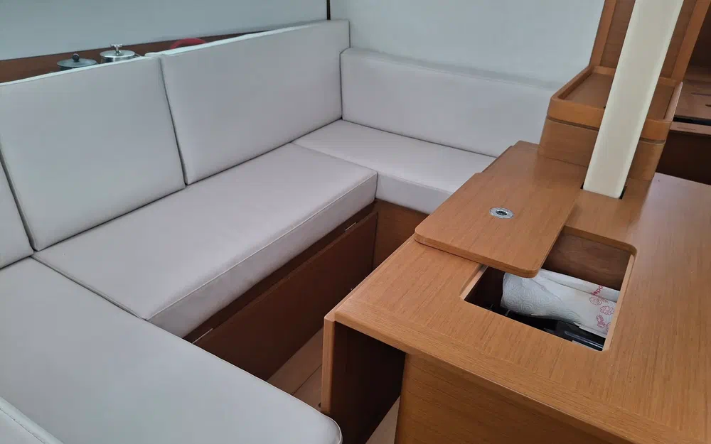 slider 12 Jeanneau Sun Odyssey 380